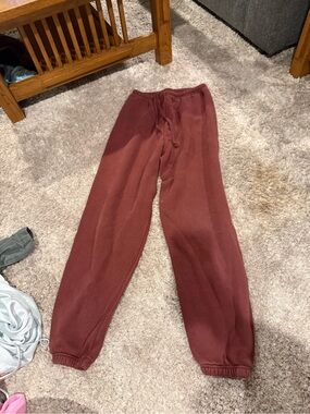 SKIMS Women's Sweatpants in Deep Burgundy